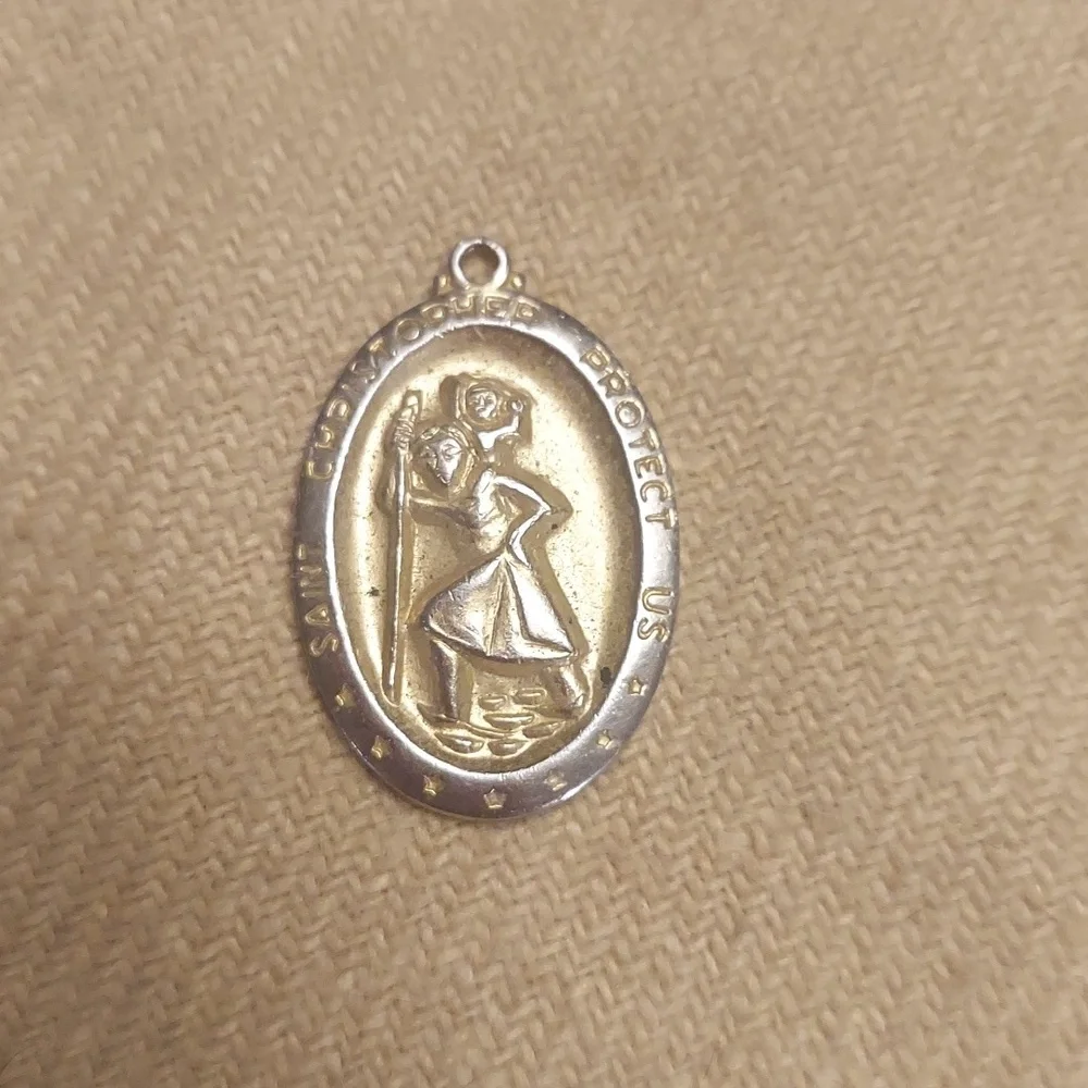 Vintage Gold Plated Pewter Catholic St Christopher Medal - Picture 3 of 3